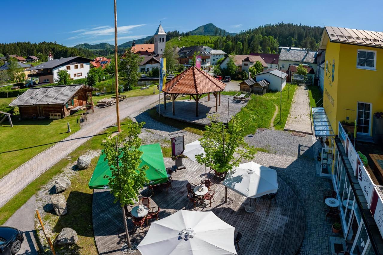 Familie Zuser Hotel Garni Mitterbach Exteriör bild