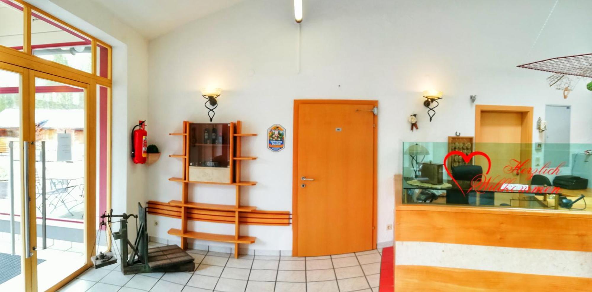 Familie Zuser Hotel Garni Mitterbach Exteriör bild