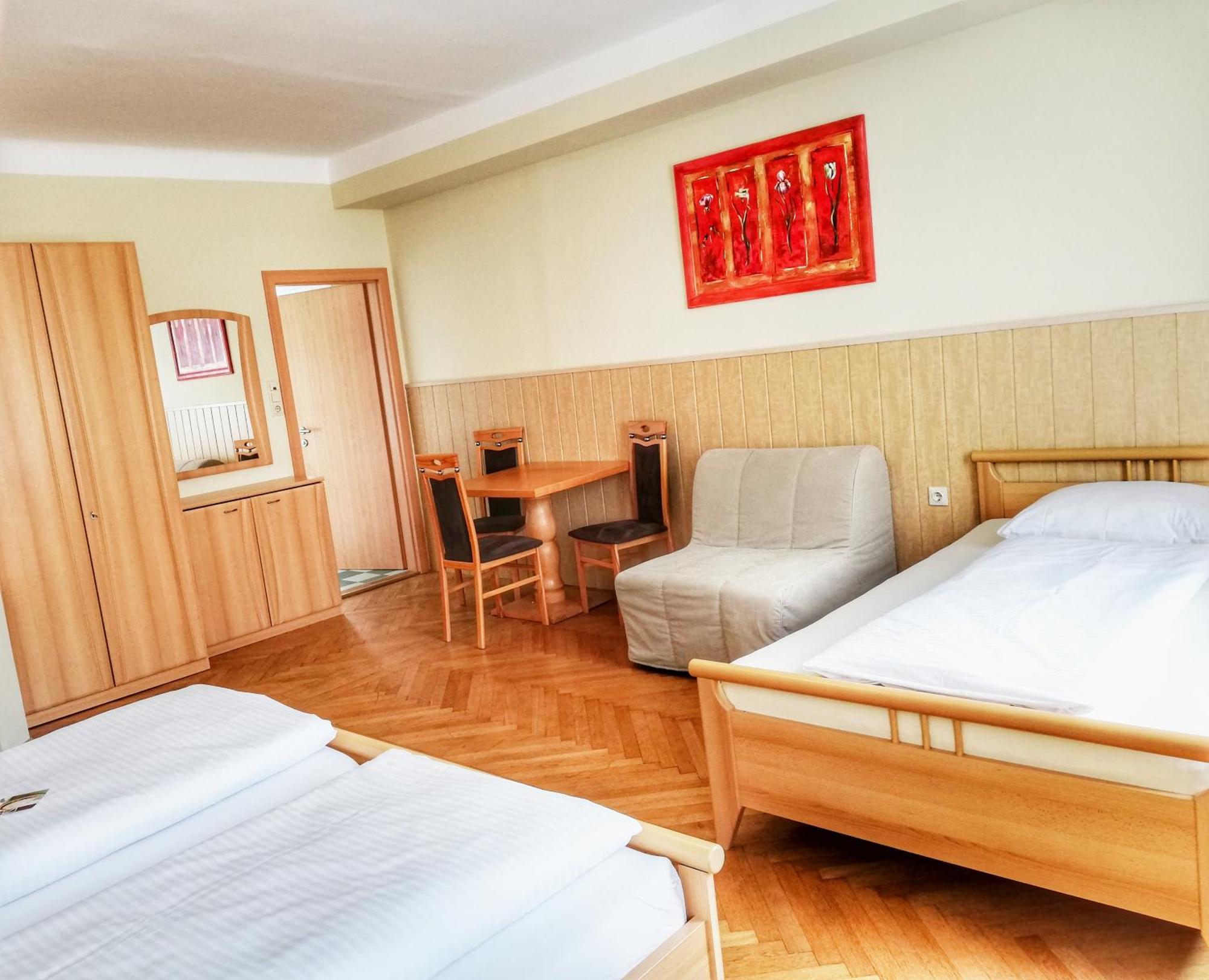 Familie Zuser Hotel Garni Mitterbach Exteriör bild