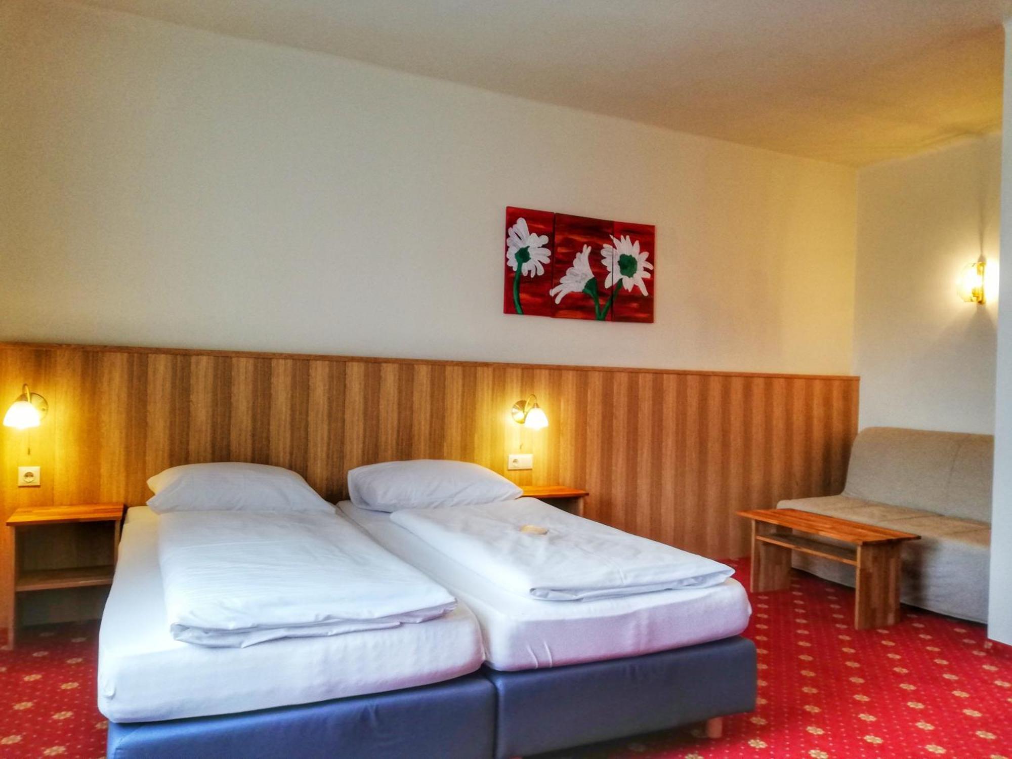 Familie Zuser Hotel Garni Mitterbach Exteriör bild