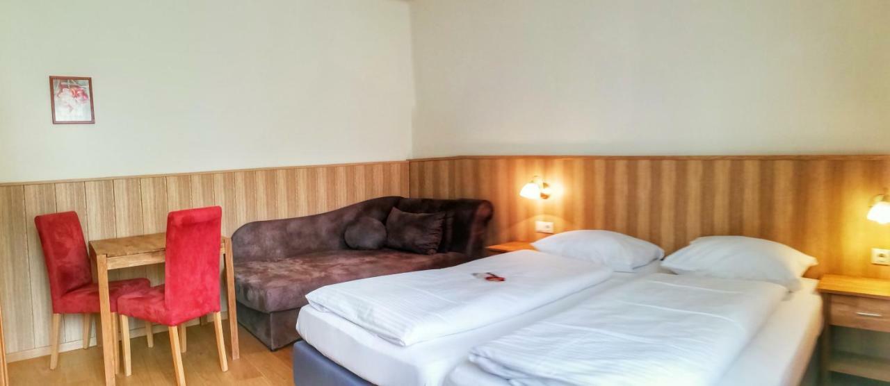 Familie Zuser Hotel Garni Mitterbach Exteriör bild