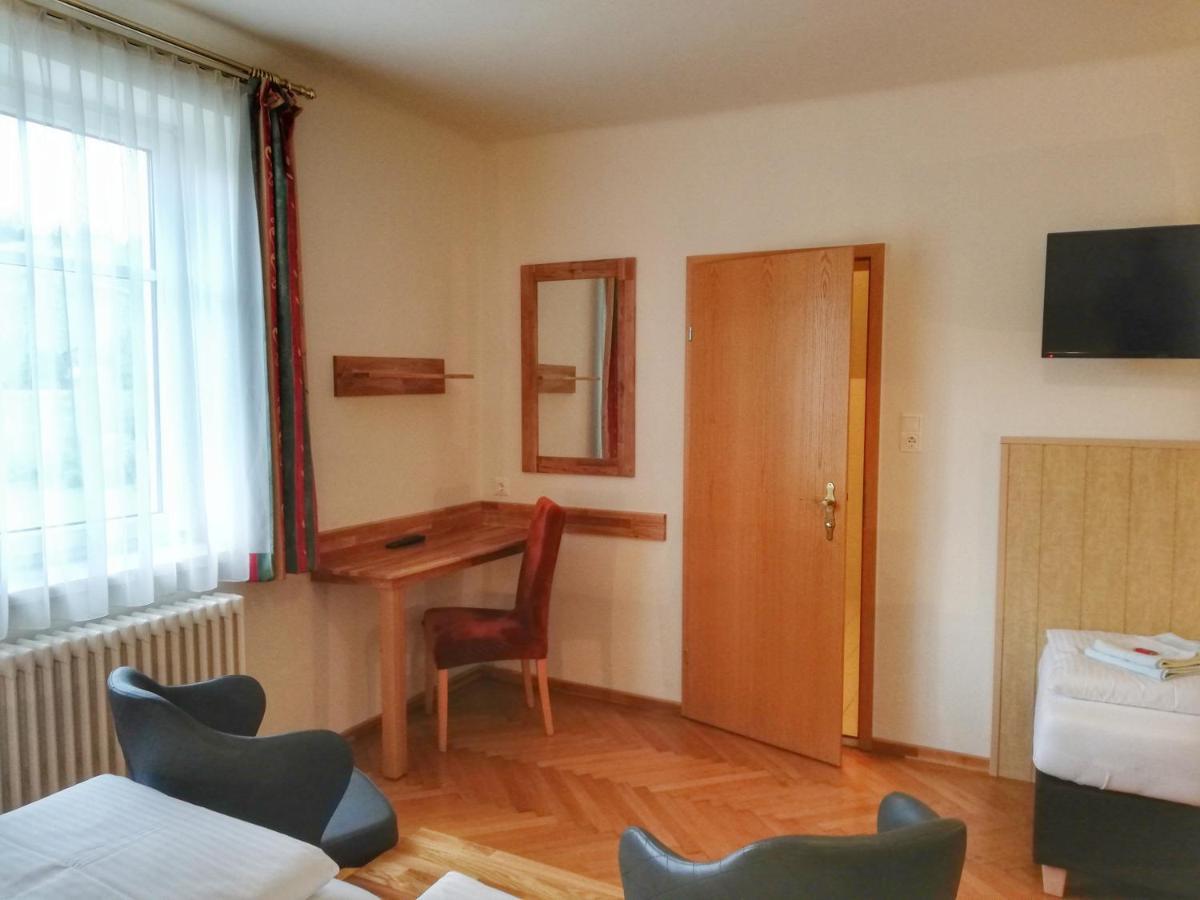 Familie Zuser Hotel Garni Mitterbach Exteriör bild